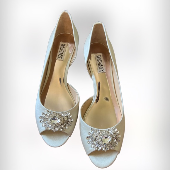🆕 BADGLEY MISCHKA MACIE WOMENS EMBELLISHED PUMPS DRESS HEELS 👠 - Picture 9 of 10